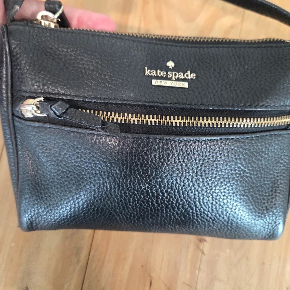 Kate Spade New York Black Pebbled Leather Crossbody Shoulder Bag Gold Zip Purse